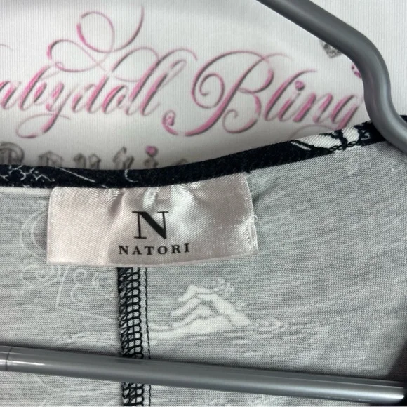 Natori long sleeve Japanese style Asia blouse Black and White Floral Blouse - Picture 6 of 9